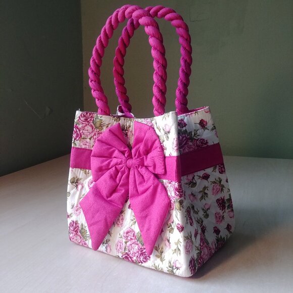 100% cotton white with pink and green floral pattern tote bag - Picture 1 of 13